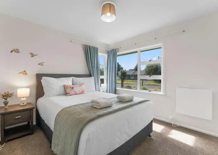 Huia Nest - Walk To Golf & Stadium Sleeps 8 Сasa de vacaciones *