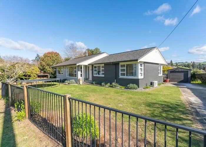 Сasa de vacaciones Huia Nest - Walk To Golf & Stadium Sleeps 8 Rotorua
