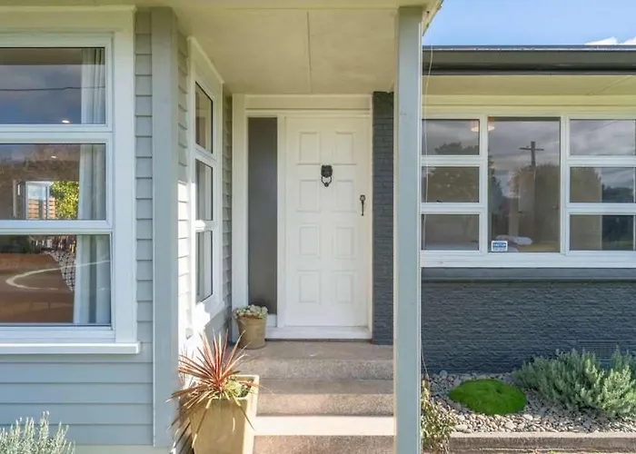 Huia Nest - Walk To Golf & Stadium Sleeps 8 Rotorua